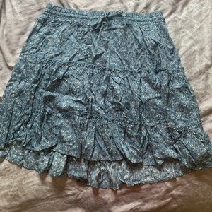 NEW WITHOUT TAGS High waisted tiered skirt